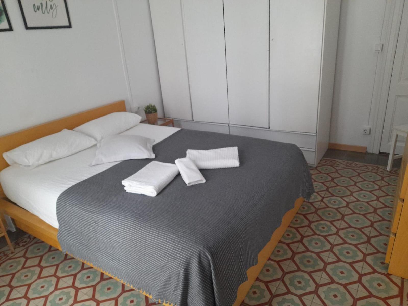 1 Casual Apartments Apartment